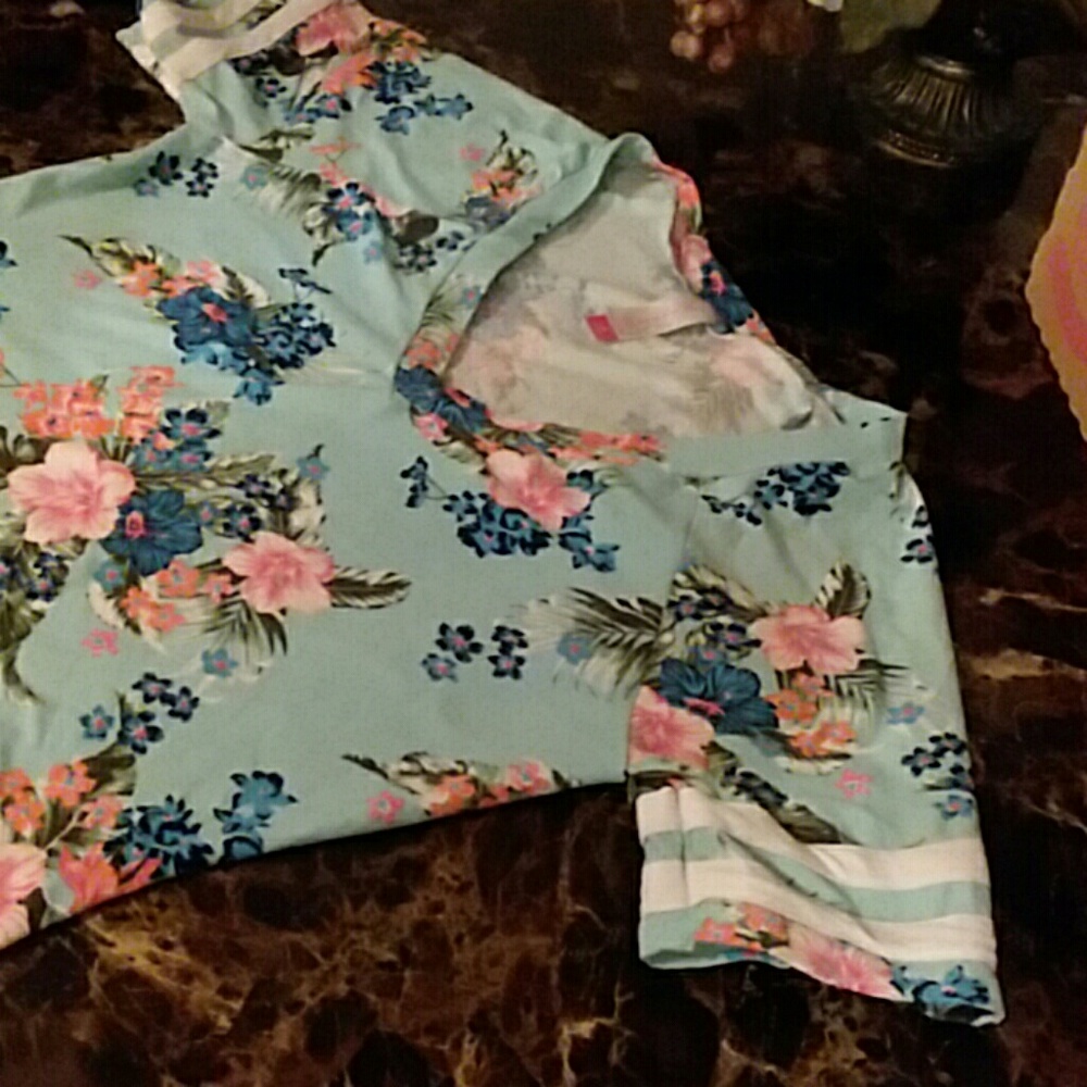 Shirt - Picture 2 of 2